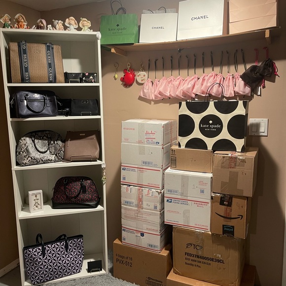 $3 SHOPWITHJULIEEE LIVE SHOW🫶🏻 - Picture 7 of 7